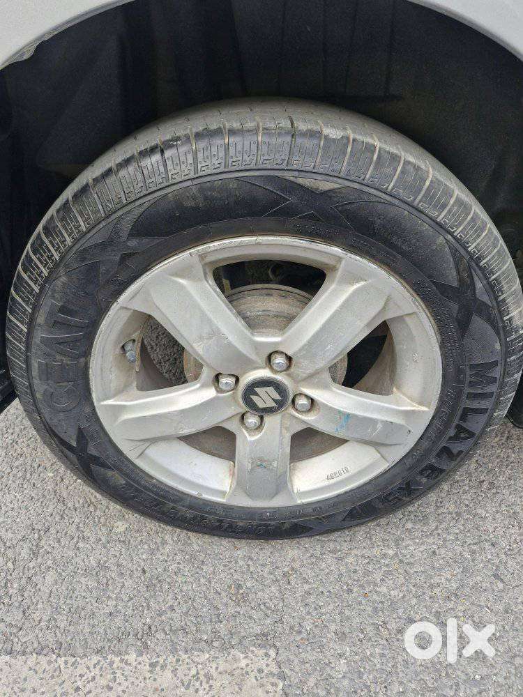 Maruti Suzuki Swift Dzire Vxi(o) Mt, 2018, Cng & Hybrids