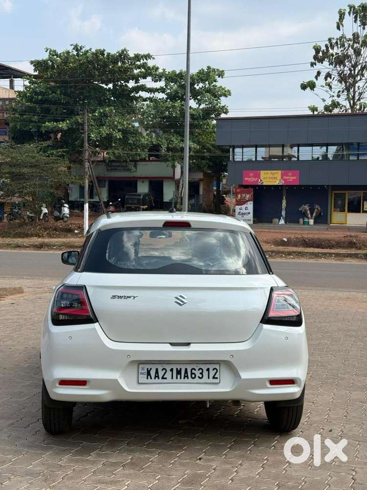 Maruti Suzuki New-gen Swift 2025 Petrol 3500 Km Driven
