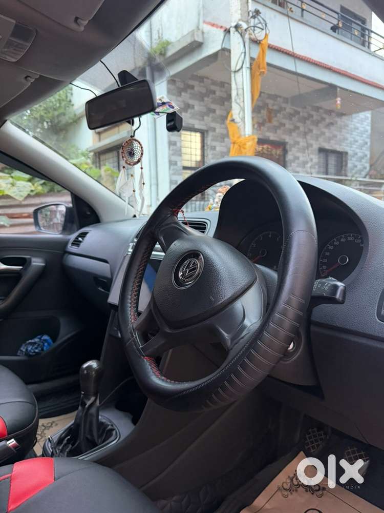 Volkswagen Polo 2015 Car