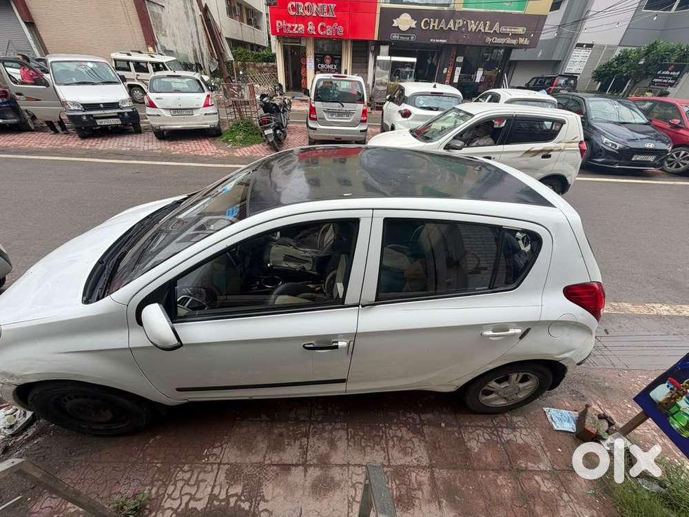 Hyundai I20 Sportz Petrol 2011
