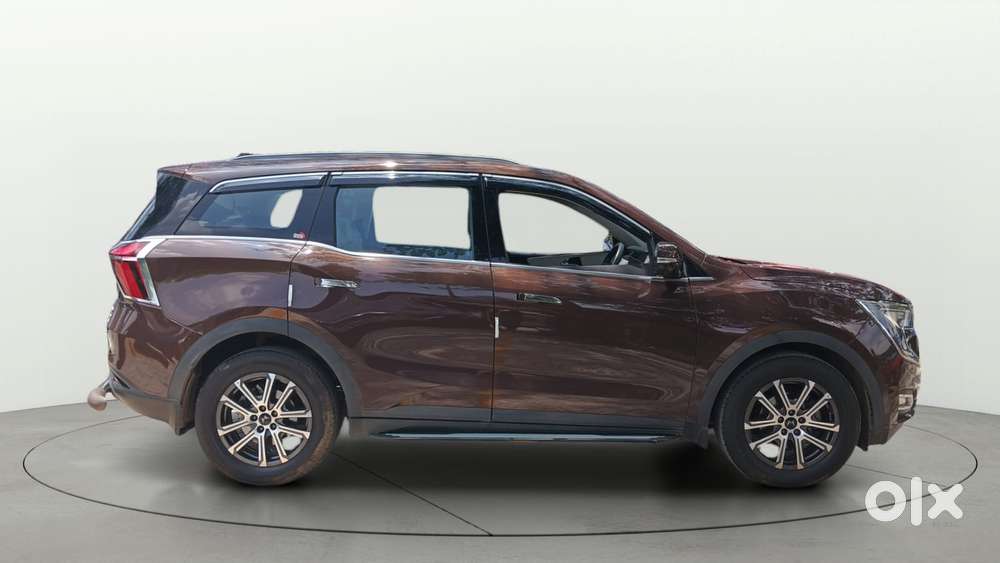 Mahindra Xuv700 2.0 Ax 7 Petrol At Luxury Pack Str, 2025, Petrol