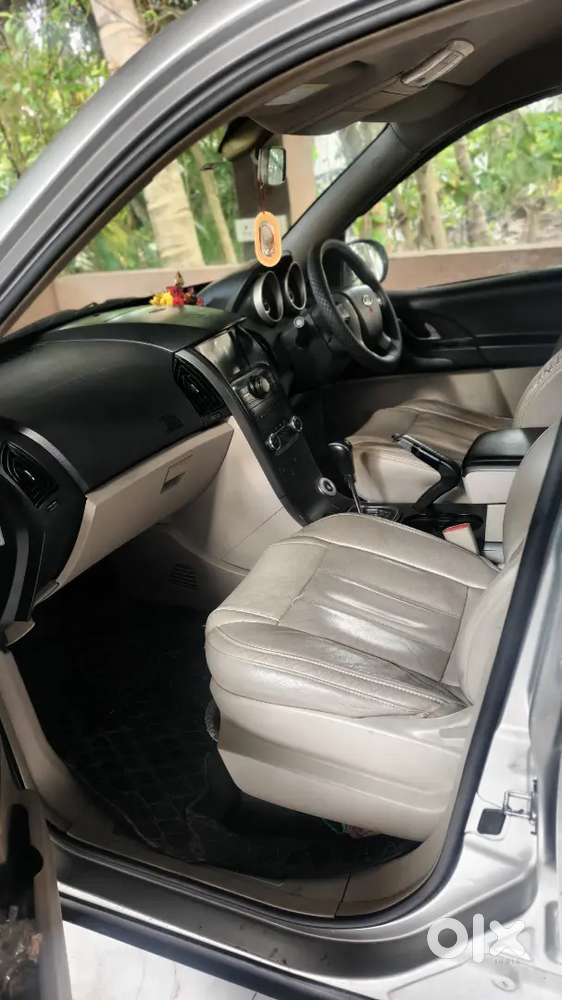 Mahindra Xuv500 1.99 Fwd W8 Automatic 2017