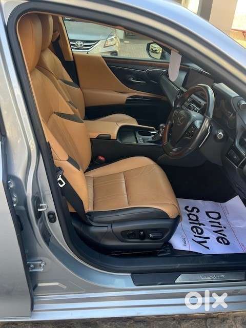 Lexus Es 300h Luxury, 2024, Petrol