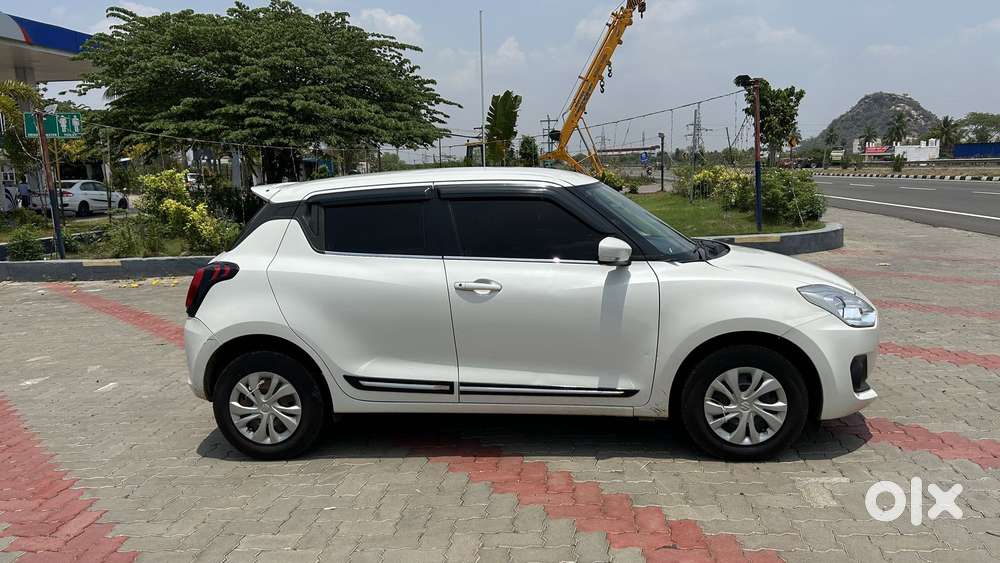 Maruti Suzuki Swift Vxi Optional, 2022, Petrol