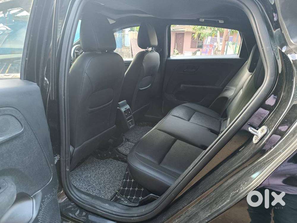 Tata Altroz 1.2 Xz Plus Dark Edition, 2023, Petrol