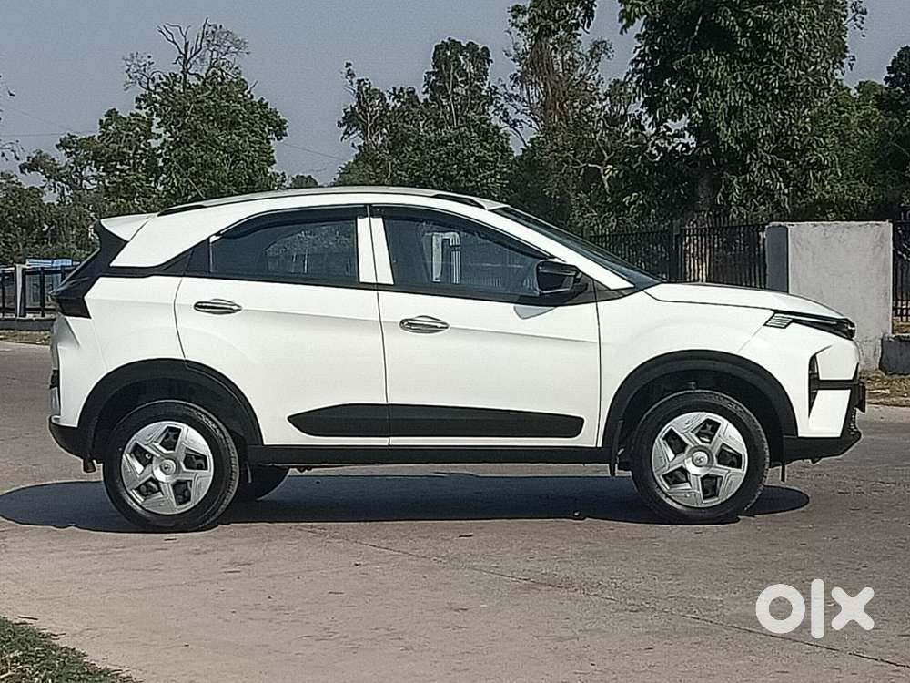 Tata Nexon Smart Plus S 1.2 Revotron Petrol 5 Mt, 2026, Petrol