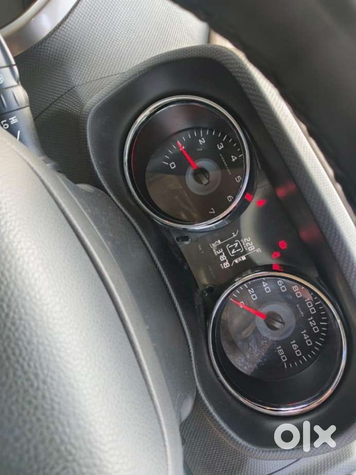 Mahindra Tuv 300 T10, 2020, Diesel