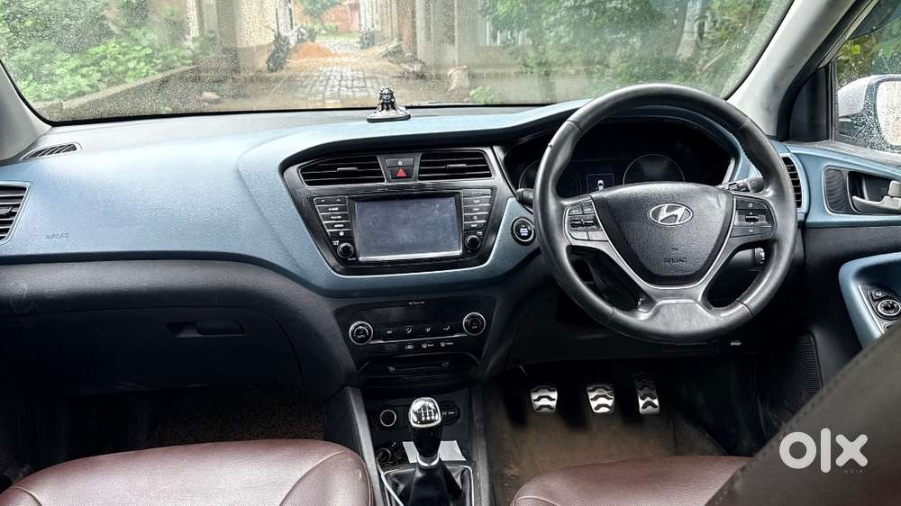 I20 Active Top Variant With Kry Less Entry