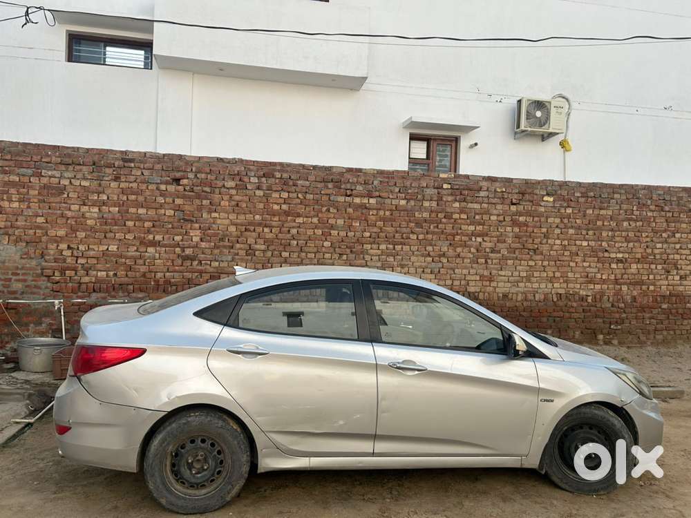 Hyundai Fluidic Verna 2012