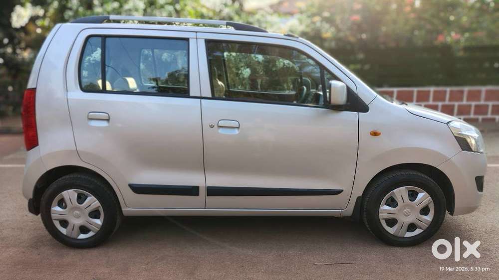 2018 Automatic Wagonr Vxi, Silky Silver, Mint Condition