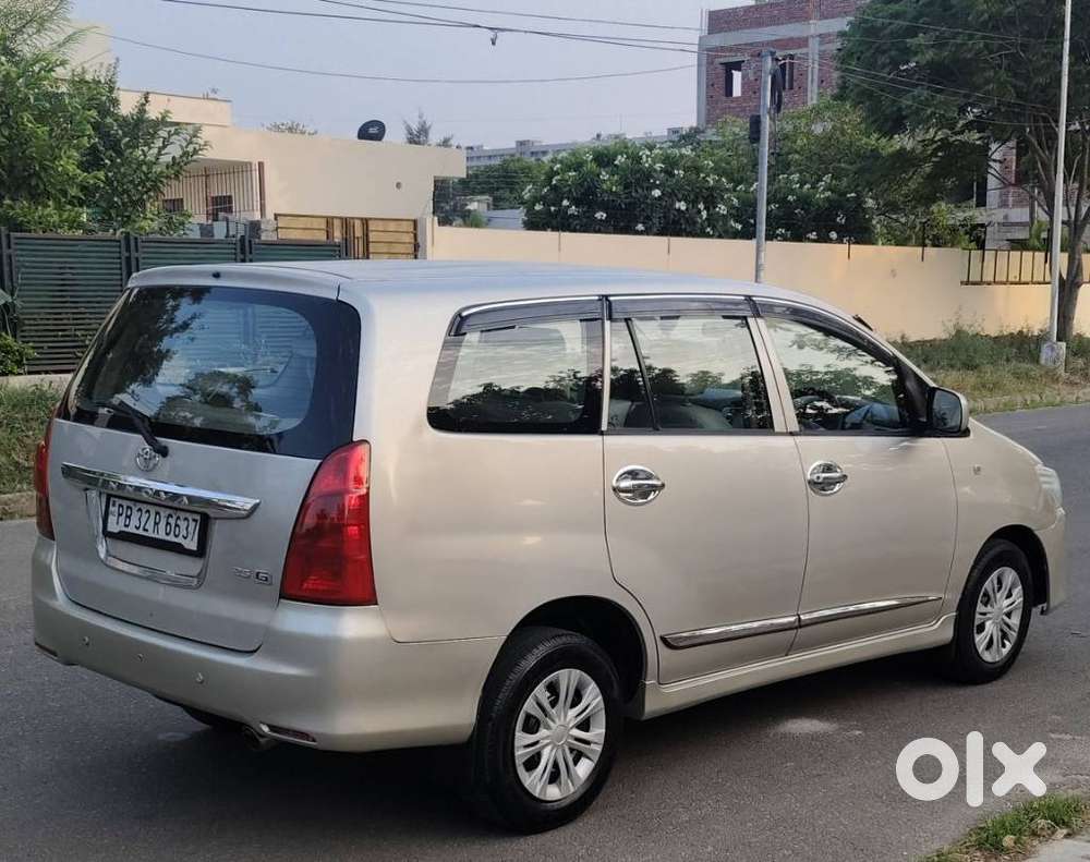 Toyota Innova 2.5 G (diesel) 7 Seater Bs Iv, 2014, Diesel