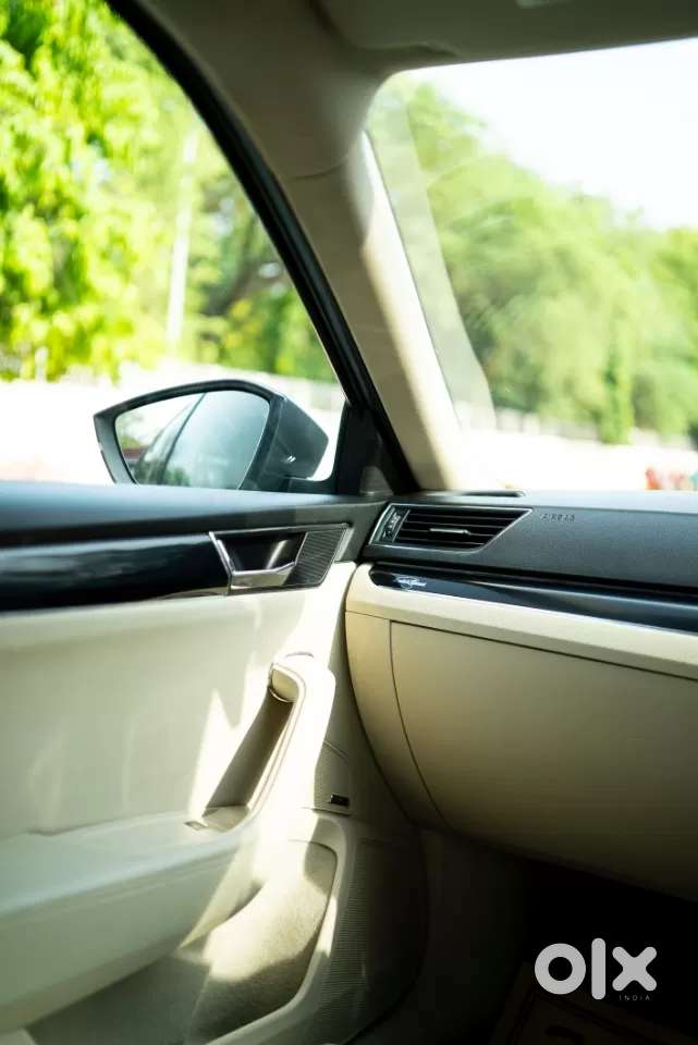 Skoda Superb 2.0 L&k Tsi At, 2023, Petrol