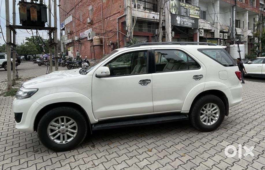 Toyota Fortuner 2011-2016 4x2 At, 2013, Diesel