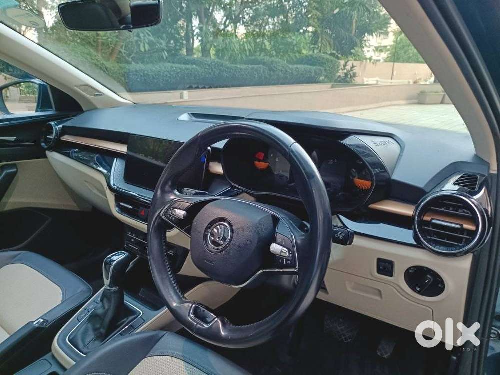 Skoda Slavia 1.0 Tsi Style At, 2023, Petrol