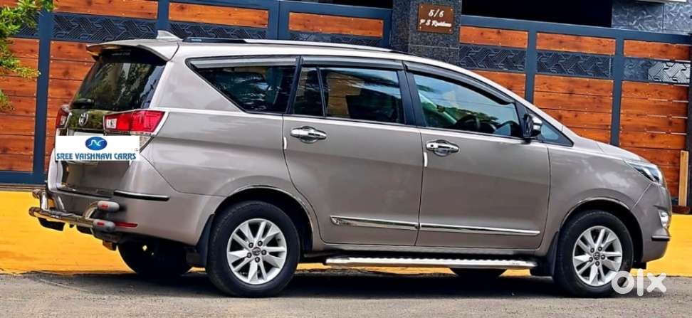 Toyota Innova Crysta G 8 Str, 2016, Diesel