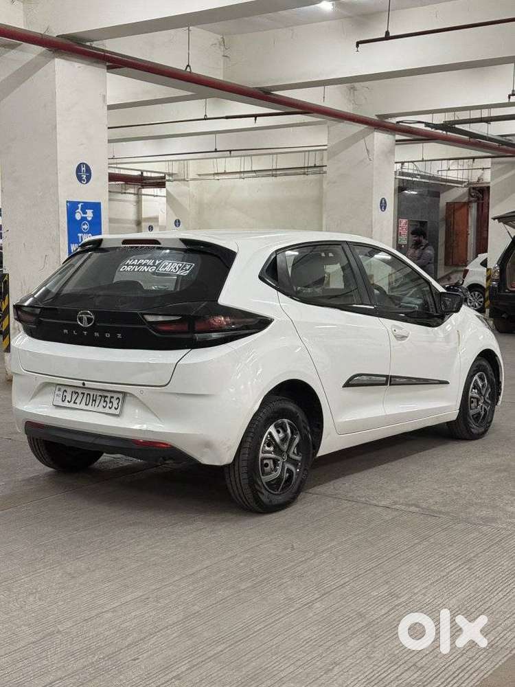 Tata Altroz 1.2 Xe, 2021, Petrol
