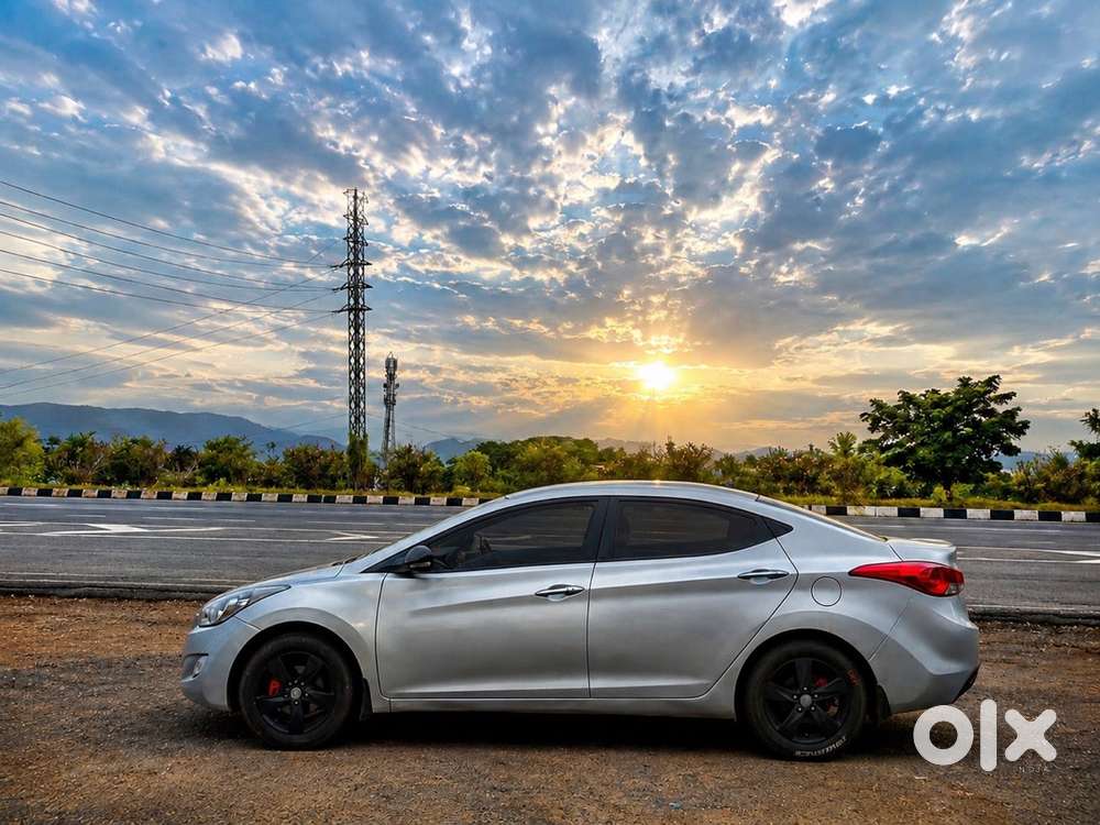 Hyundai New Elantra Petrol 2013