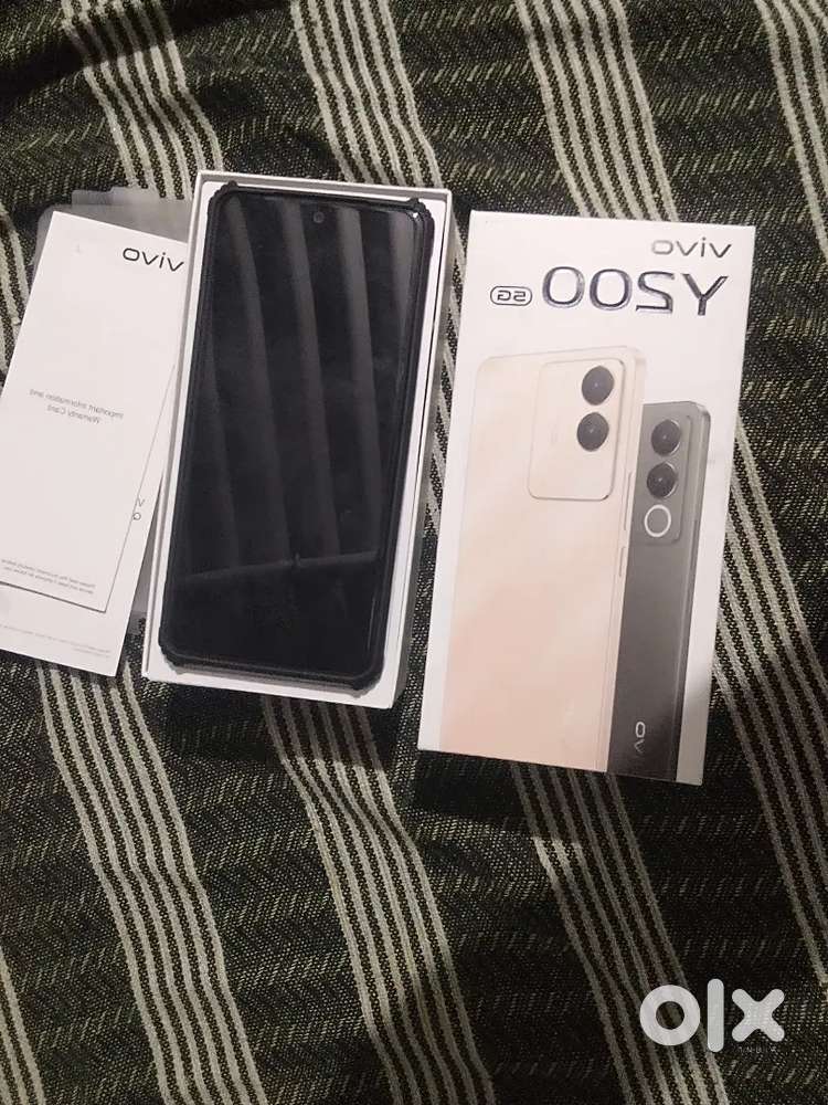Vivo Y200 8+8GB 256GB rom phone and box