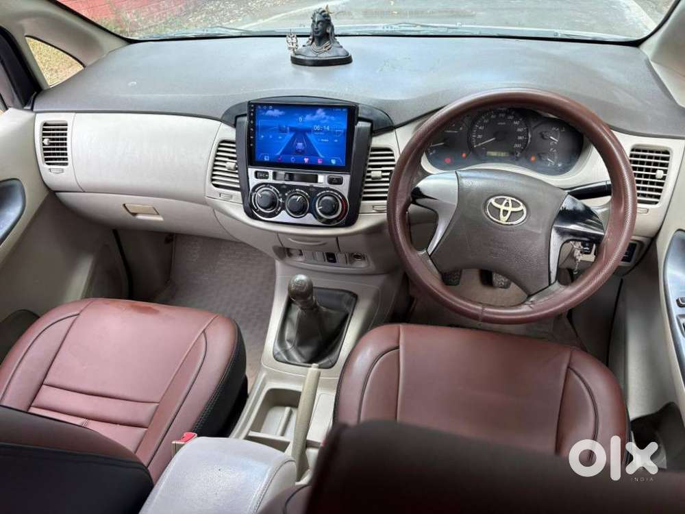 Toyota Innova 2.5 G (diesel) 8 Seater Bs Iv, 2012, Diesel