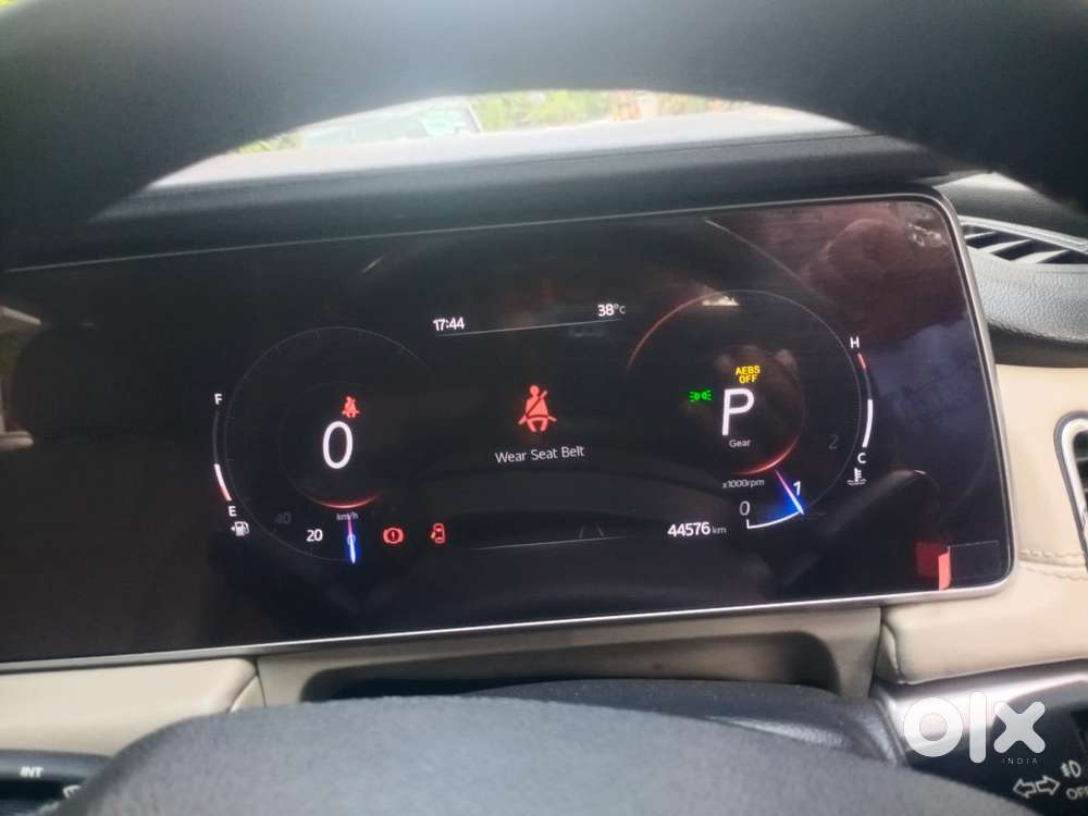 Mahindra Xuv700 Ax7l 6 Str At, 2022, Petrol
