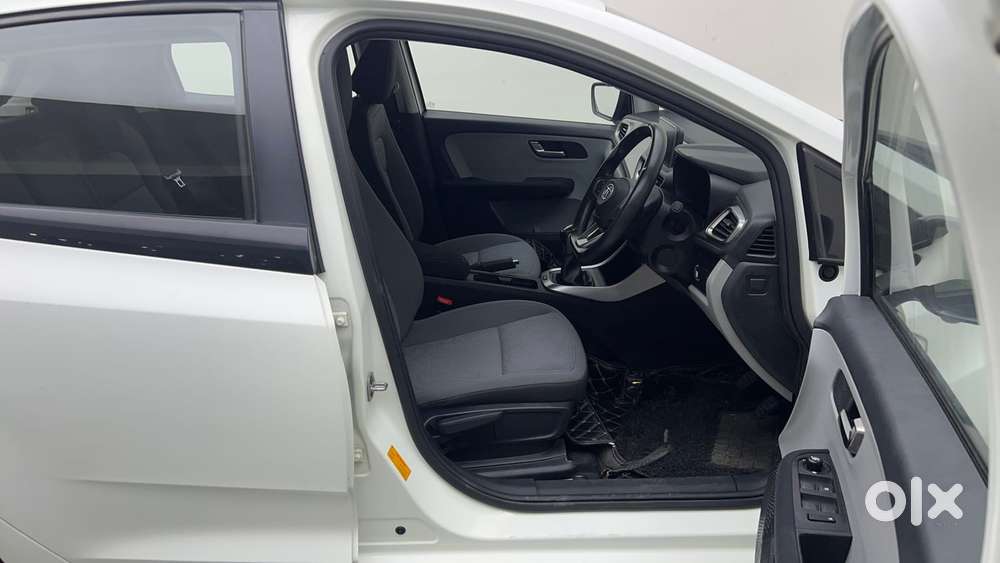 Tata Altroz Xz, 2020, Petrol
