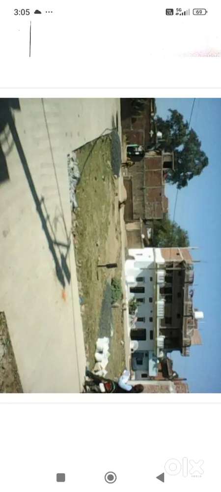 प्लाट बेचना है