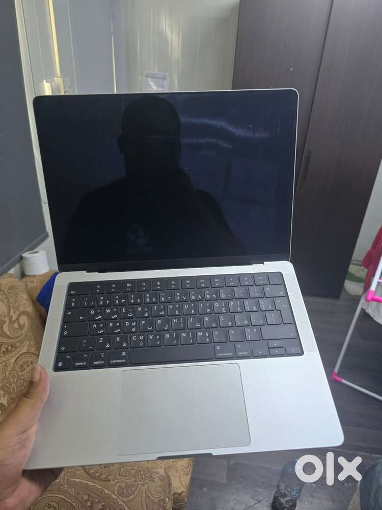 Apple macbook M4 (16gb/1tb ssd)