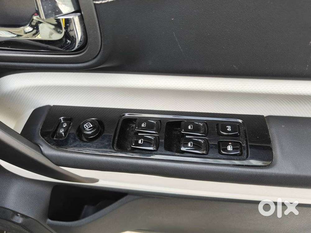 Mahindra Thar Roxx Ax7 L Petrol At 2wd, 2026, Petrol