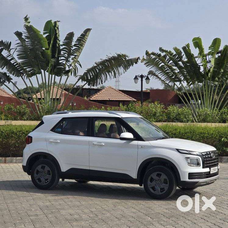 Hyundai Venue S Mt 1.2 Kappa, 2023, Petrol