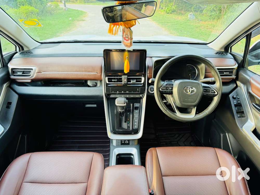 Toyota Innova Hycross 2.0 Vx Hybrid 7 Str, 2023, Petrol