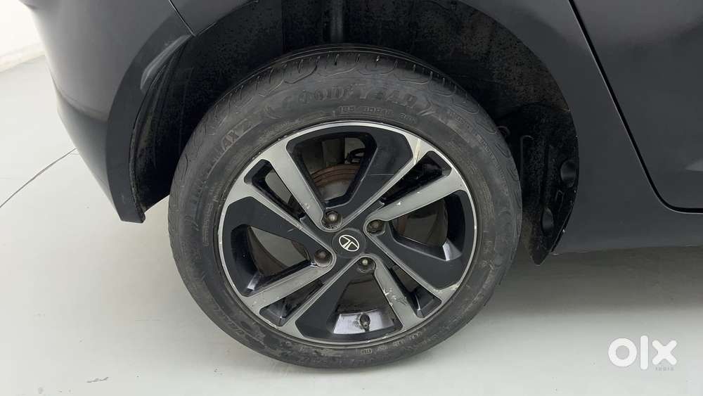 Tata Altroz 1.2 Xz Plus Dark Edition, 2021, Petrol