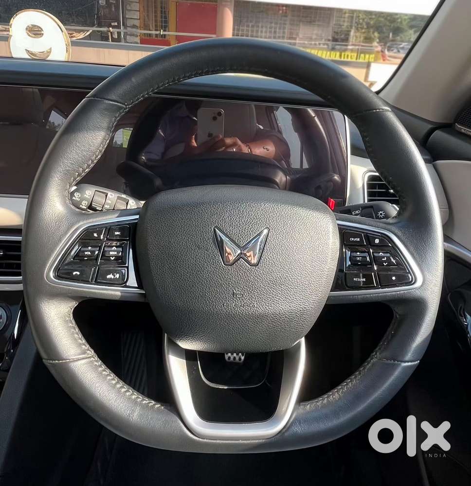 Mahindra Xuv700 2.2 Ax 7 Diesel Mt Luxury Pack Str, 2023, Diesel