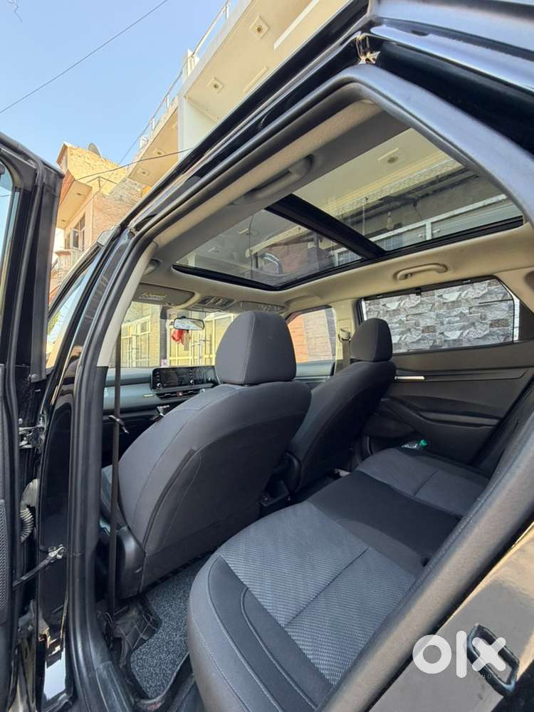 Kia Seltos 1.5 Htk Plus Petrol Mt 2024 | Black Colour |