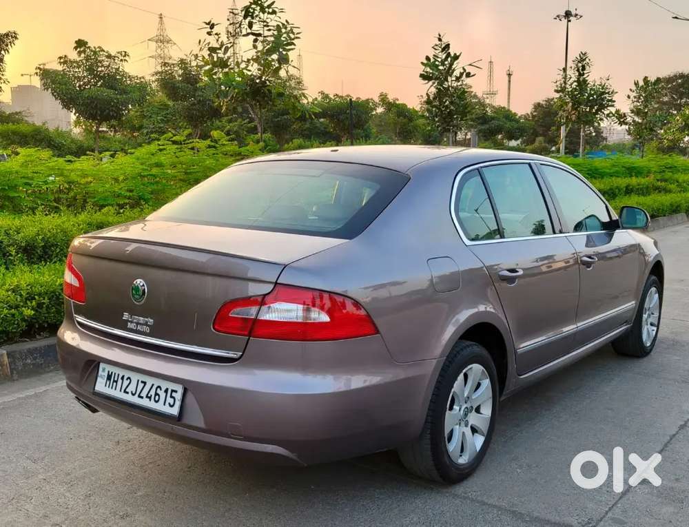 Skoda Superb 2013 Petrol 78000 Km Second Owner