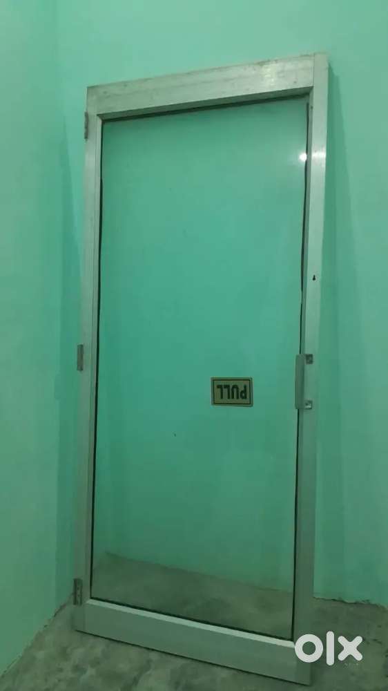 Shop gate dor