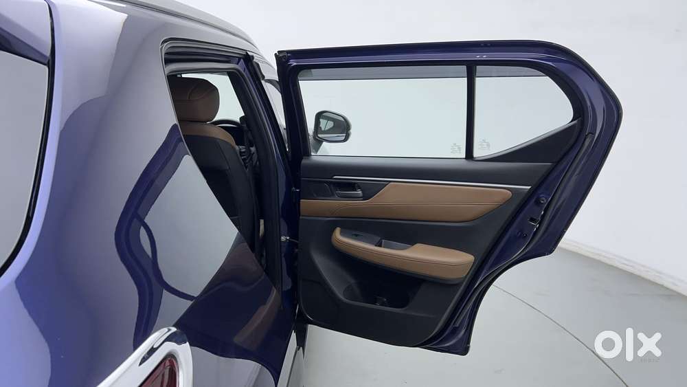 Honda Elevate Zx Mt, 2025, Petrol