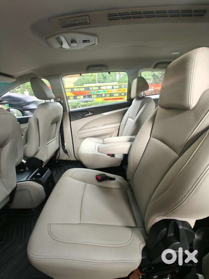 Mahindra Marazzo M8, 2019, Diesel