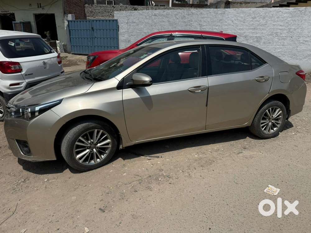 Toyota Corolla Altis 2015 Petrol Well Maintained
