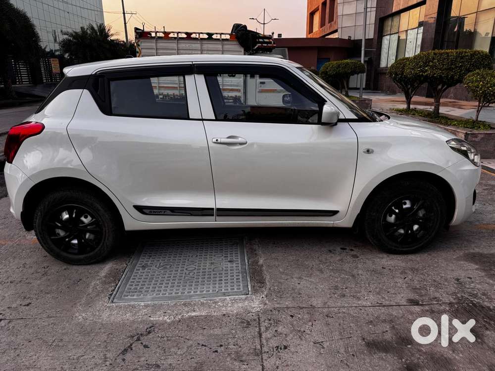 Maruti Suzuki Swift 1.2 Lxi (o), 2020, Petrol