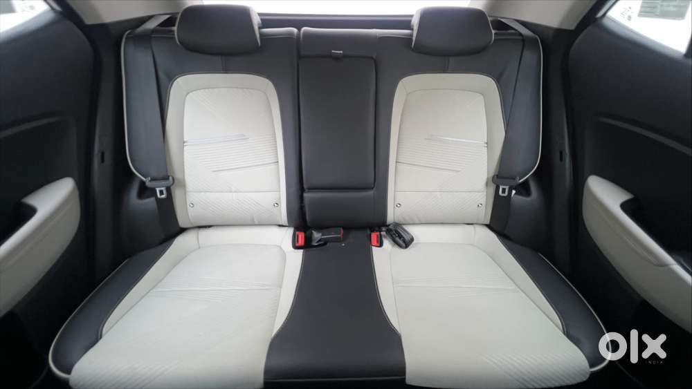 Hyundai Venue 1.0 Sx (o) Turbo Dct, 2023, Petrol