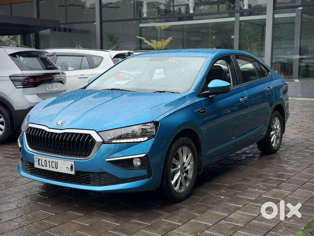 Skoda Slavia Ambition 1.0l Tsi At, 2022, Petrol