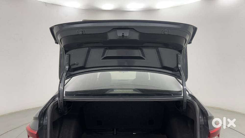 Skoda Slavia Active 1.0l Tsi Mt, 2022, Petrol