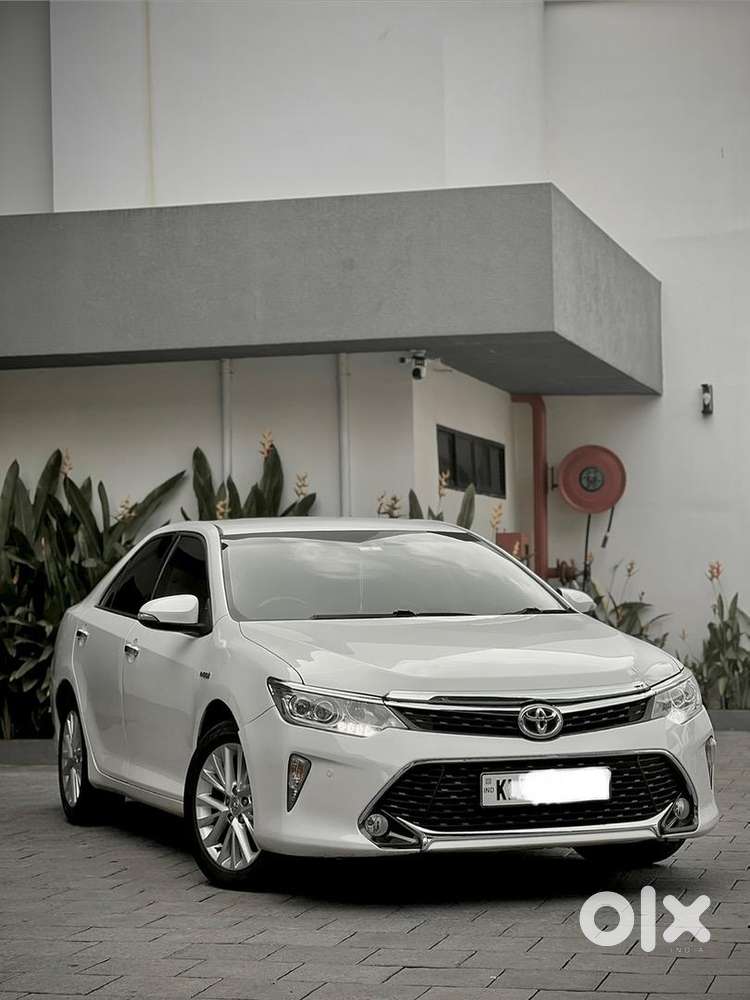 Toyota Camry 2016 Petrol Well Maintained