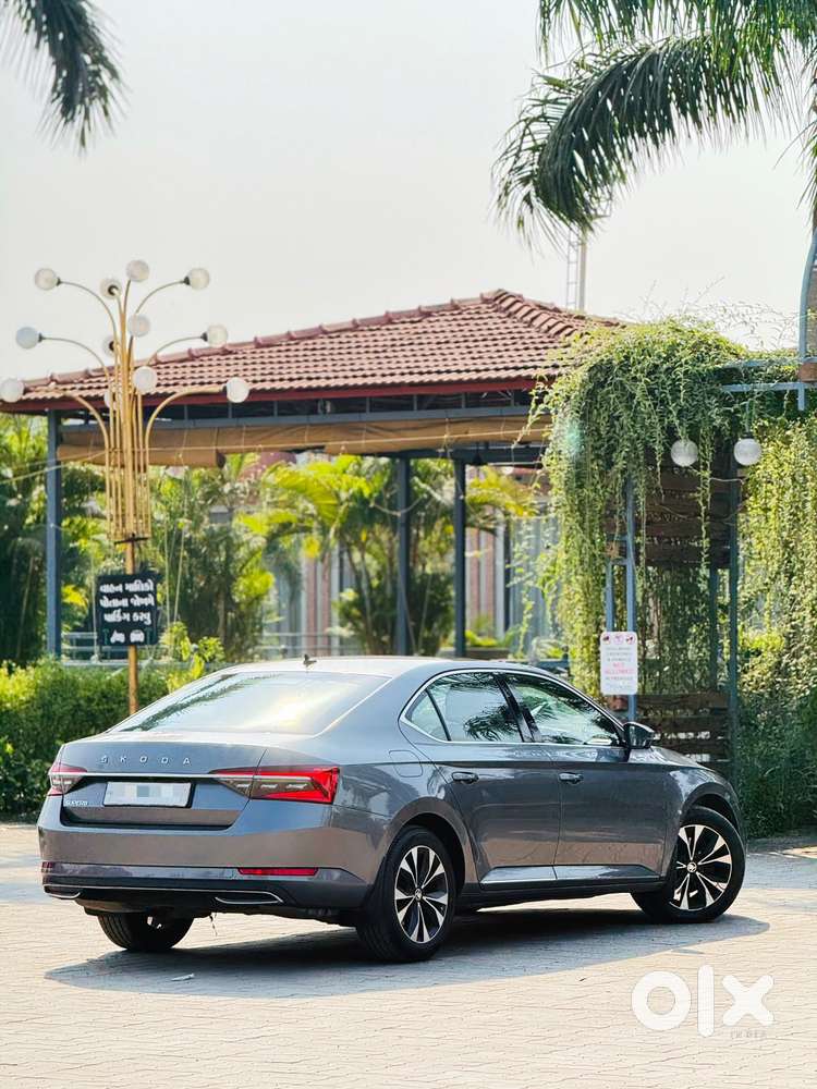 Skoda Superb 2.0 L&k Tsi At, 2023, Petrol