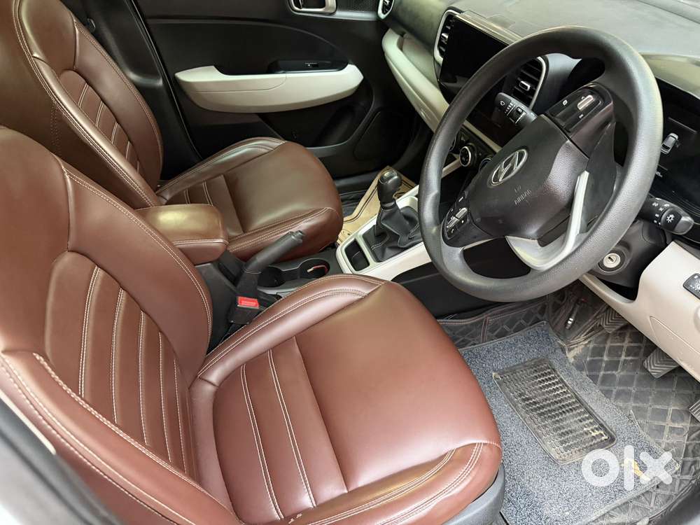 Hyundai Venue S (o) 1.0 Turbo Mt, 2023, Cng & Hybrids