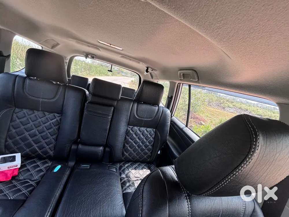Toyota Innova Crysta 2.4 2025