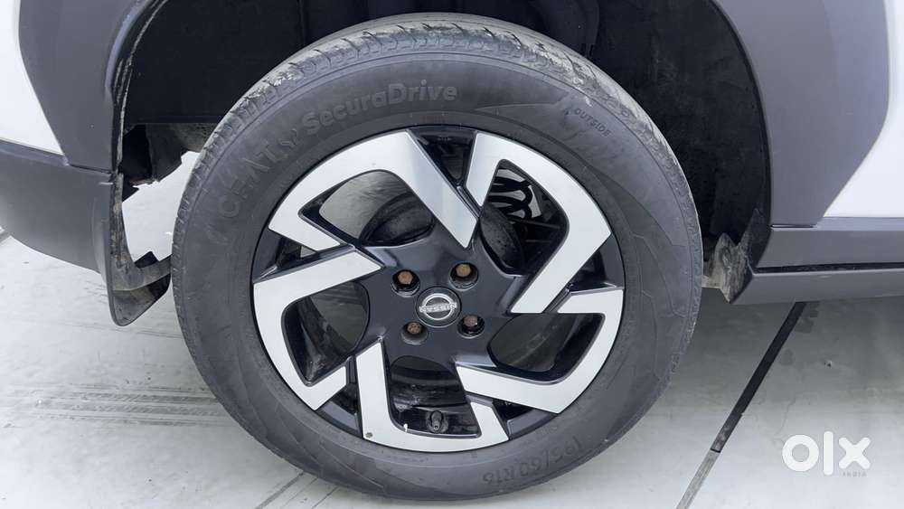 Nissan Magnite 1.0 Xv Premium Turbo Cvt, 2022, Petrol