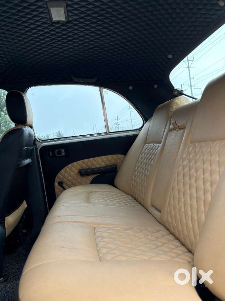 Ambassador, 2004, Petrol