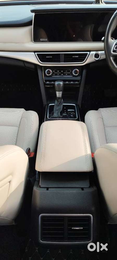 Mahindra Xuv700 2.2 Ax 7 Diesel At Str Awd, 2024, Diesel