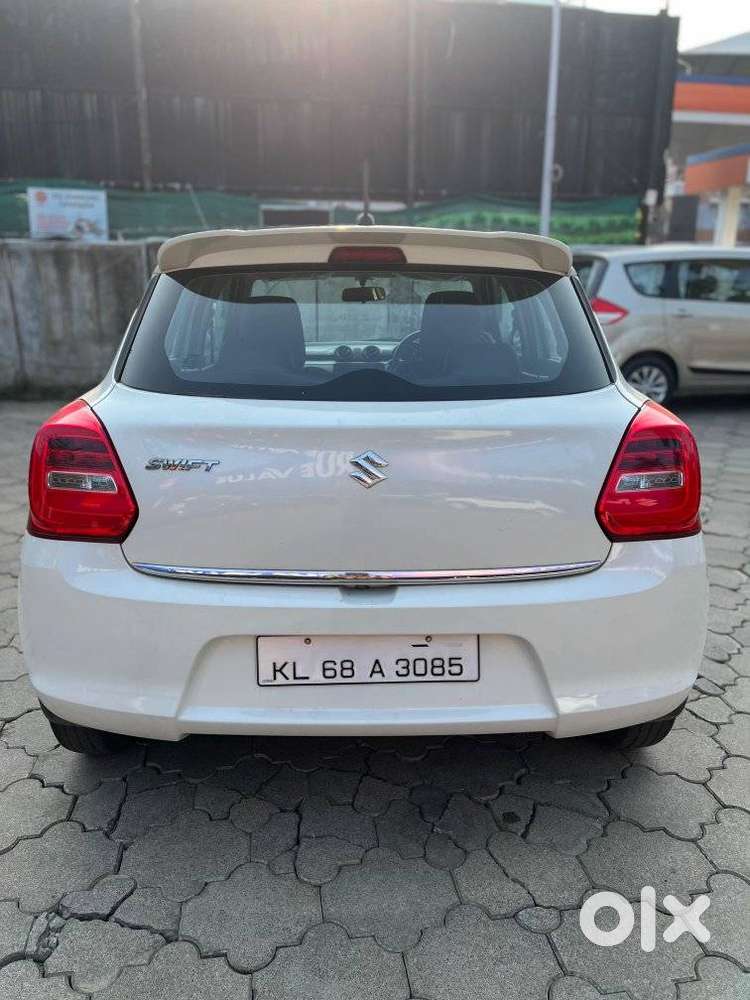 Maruti Suzuki Swift Vxi 1.2 Abs Bs-iv, 2018, Petrol